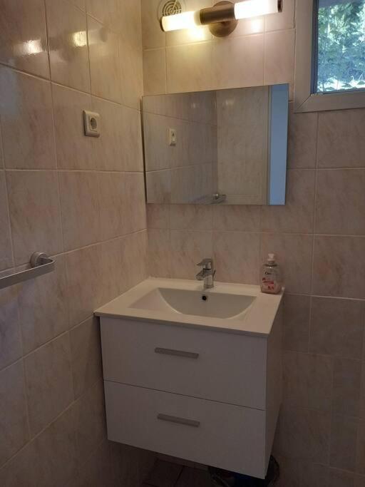 Studio Meuble Independant Tout Confort Classe 2** Aubenas Ngoại thất bức ảnh