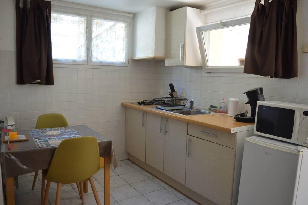 Studio Meuble Independant Tout Confort Classe 2** Aubenas Ngoại thất bức ảnh